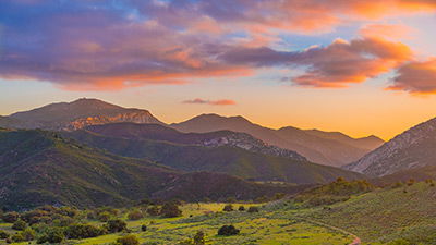 Mountain-Building Quiescence in Earth’s “Middle Age”
